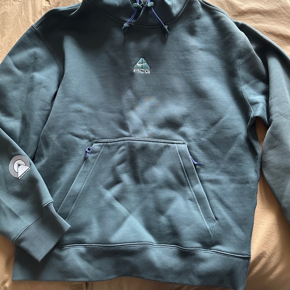 ACG NIKE HOODIE SWEATSHIRT - SMALL